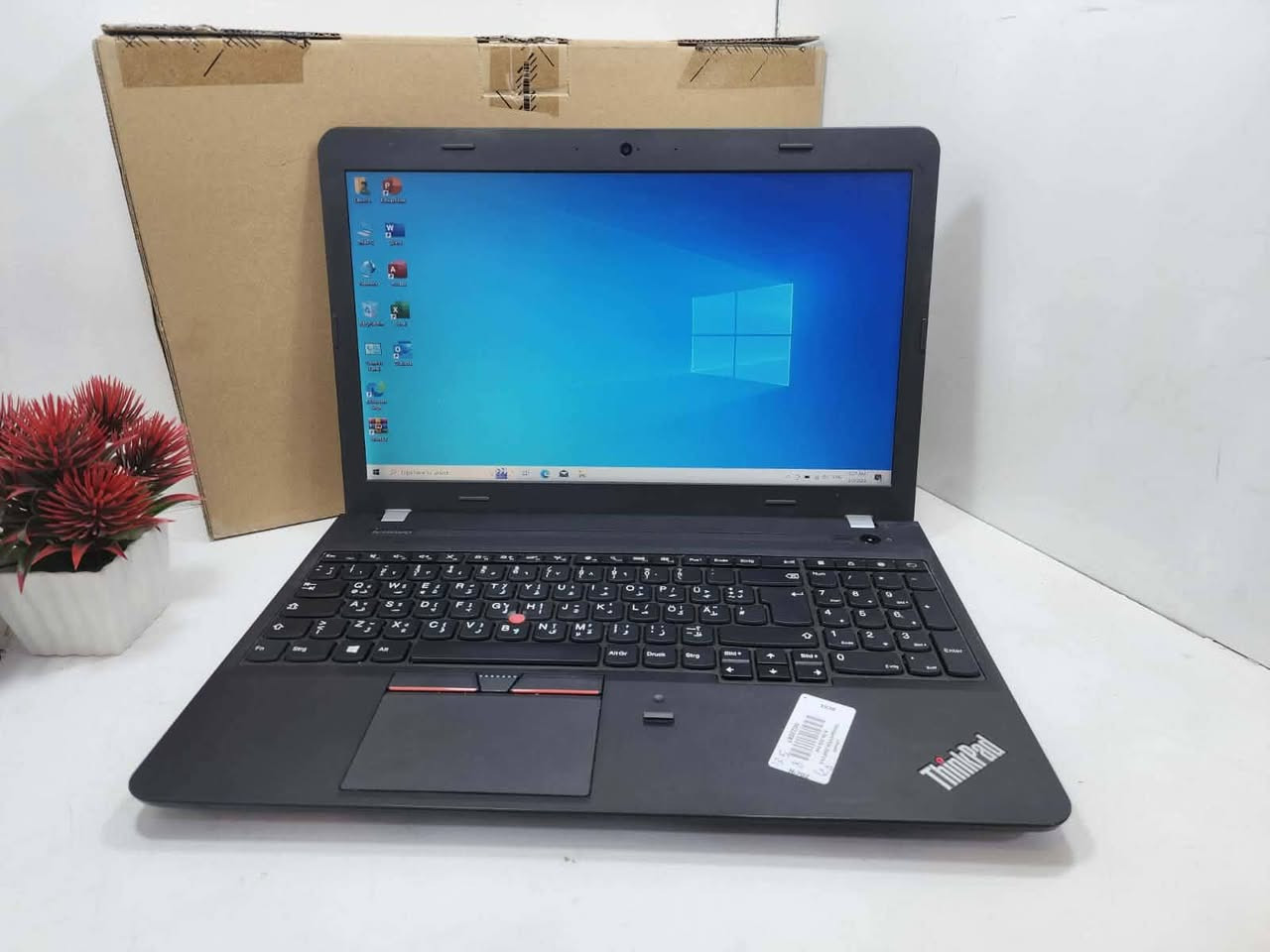 عررررض خاص على لابتوب   Lenovo Think Pad 

مواصفاته قوية وممتازة جدا لطلاب التوجيهي والجامعات والمدارس 
  
مكفوووول 

Core i3 5th 
Ram 8 GB  
SSD 128 GB
15.6 inch  

السعر 175  شامل خدمة التوصيل مجانا  + حقيبة وماوس هدية 

للاستفسار والتواصل


**إذا كنت صاحب هذا الإعلان وتريد حذفه لأي سبب، رجاءا أرسل رسالة إلى الدعم الفني**