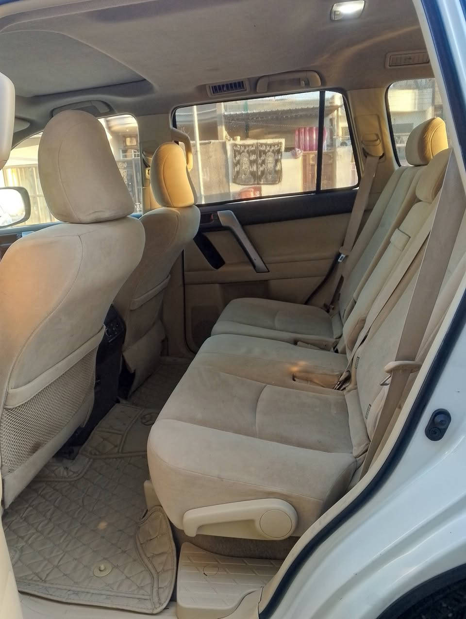 السلام عليكم تيوته برادو مديل 2014 احله من الصور كشنات كهرباءي مري شفط فتحه تبريد 3 قطع تحكم استيرن  ثلاجه مسجل شاشه بصمه 7 راكب اشاير بل مري مكينه6 سلندر مكينه وكير شرط الفحص تخم تأير جديد السعر 300 عنوان بغداد حيور رقم الهاتف ***********
