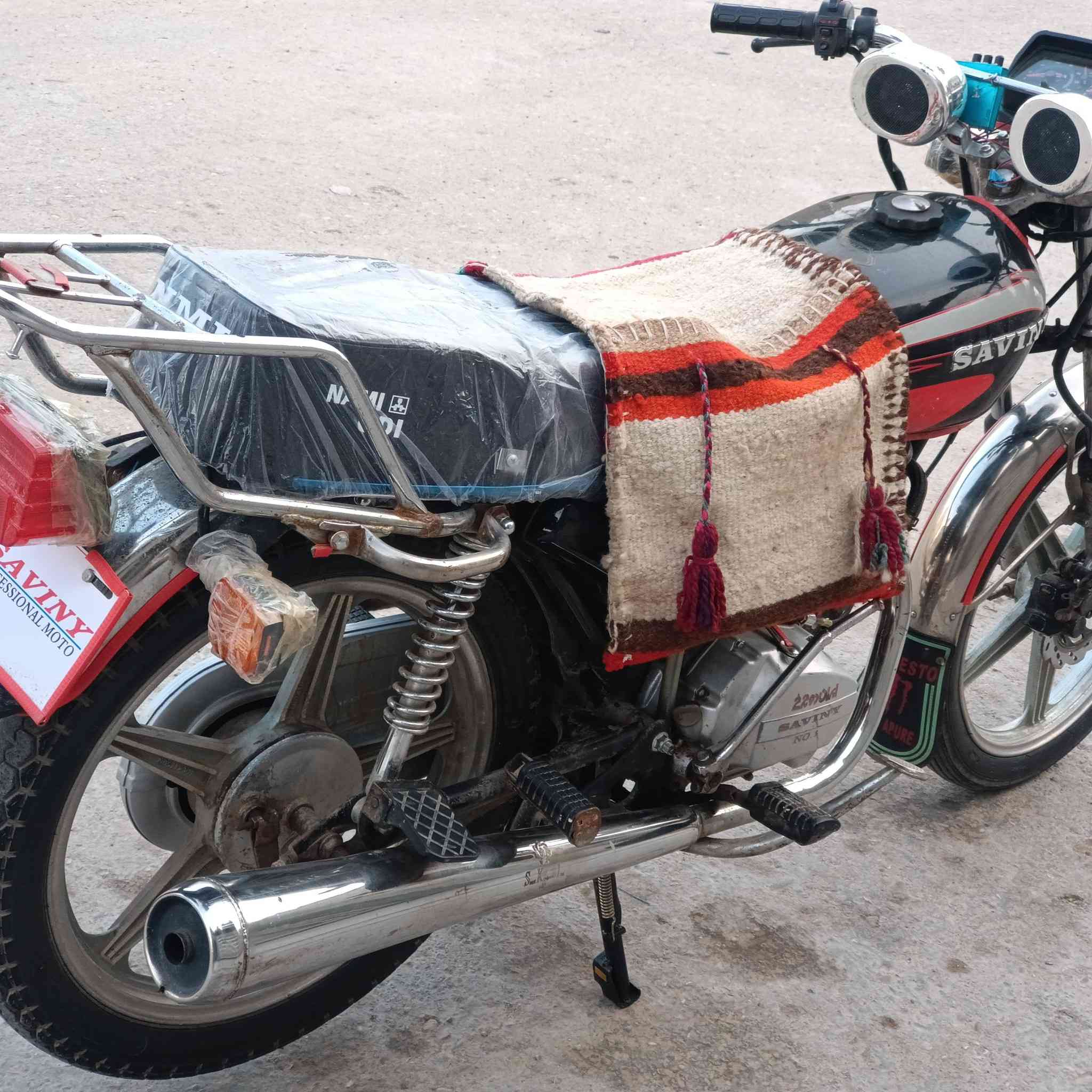 سيفان موديل 20 كله شغال
محرك لاتنقيص ولاتبخير
كهربائيات كله شغاله
ماطور ربع متصرف عليهاا
كامله مكمله سعر 375 وبيه مجال  ديالى بلدروز
***********
