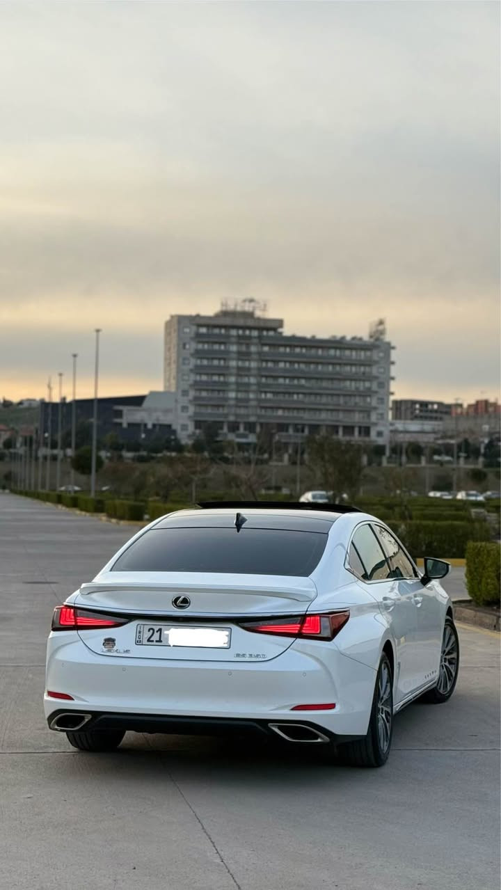 lexus es 350 2021 
تایبەتمەندی : خەلیجی 
بێ بۆیاخ بێ سارد و تەعدیل  clean title ✅
ماوەی ڕۆشتن : ٥٨٠٠٠ کیلۆ مەتر 
مواسەفات : 
پانۆراما 
پێنج پەردە 
کامیرا ٣٦٠ 
رادار ٣٦٠ 
شاشە گەورە
خەتی جادە 
سندوق کارەبای 
apple carplay & android auto 
کوشن سارد و خەزن 
ئاوێنە ڕادار 
سەنەوی تا ٢٠٣١ تازەیە 
نرخ : ٣٦٨
بۆ پەیوەندی : *********** 

lexus es 350 2021 
خلیجی وکالە ✅
بدون صبغ بدون تعديل و بارد ✅
ماشية ٥٨٠٠٠ الف كيلو متر 
مواصفات: 
بانوراما 
خمس بردات 
كاميرا ٣٦٠
رادار ٣٦٠
شاشة كبيرة 
تحديد مسار 
قيادة ذاتية 
صندوق كهربائي 
كشنات كهربائي و حزن و تبريد 
apple carplay & android auto 
السنوية جديدة الحد ٢٠٣١
السعر : ٣٦٨
للاتصال و استفسار : *********** السليمانية, العراق
