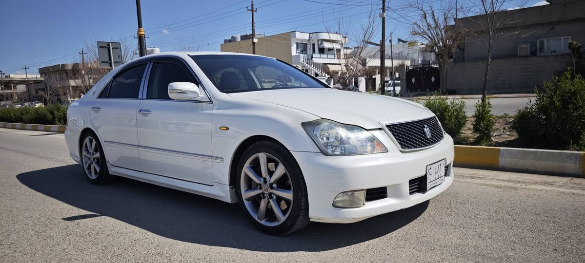 بە ناوی خوای گەورە
شاهینە بۆ فرۆشتن 
١٨٤ ئەتڵەنتی بیلاد سپۆڕتی ساغ 
٣ دوگمە 
کوشن جڵد 
فۆرمیگا ڕەش
چوار پارچەی بۆیاخی ئەوروپایە 
سەیارەکە کاملە نوقسانی نییە  زۆر زۆر جوانە ماڵی دۆستە تەقە و ڕەقەی نییە ٤ دەبڵی ڕۆیاڵی لەسەرە تەبرید سارد و گەرم مەزبووت  زۆر جوانە و کامل کارەبای و گیانی بە شەرت
بۆ نرخی نامە بنێرە یان تەلەفۆن بکە لە خزمەتتام 
شوێن : هەڵەبجەی تازە 
ڕەحمەتت لێبێت موشتەری نیت سەری خۆت و منیش مەیەشێنە سەیارە بە نامە و تەلەفۆن ناکڕدرێ موشتەریت وەرە سەیریکە
0776 4824882
