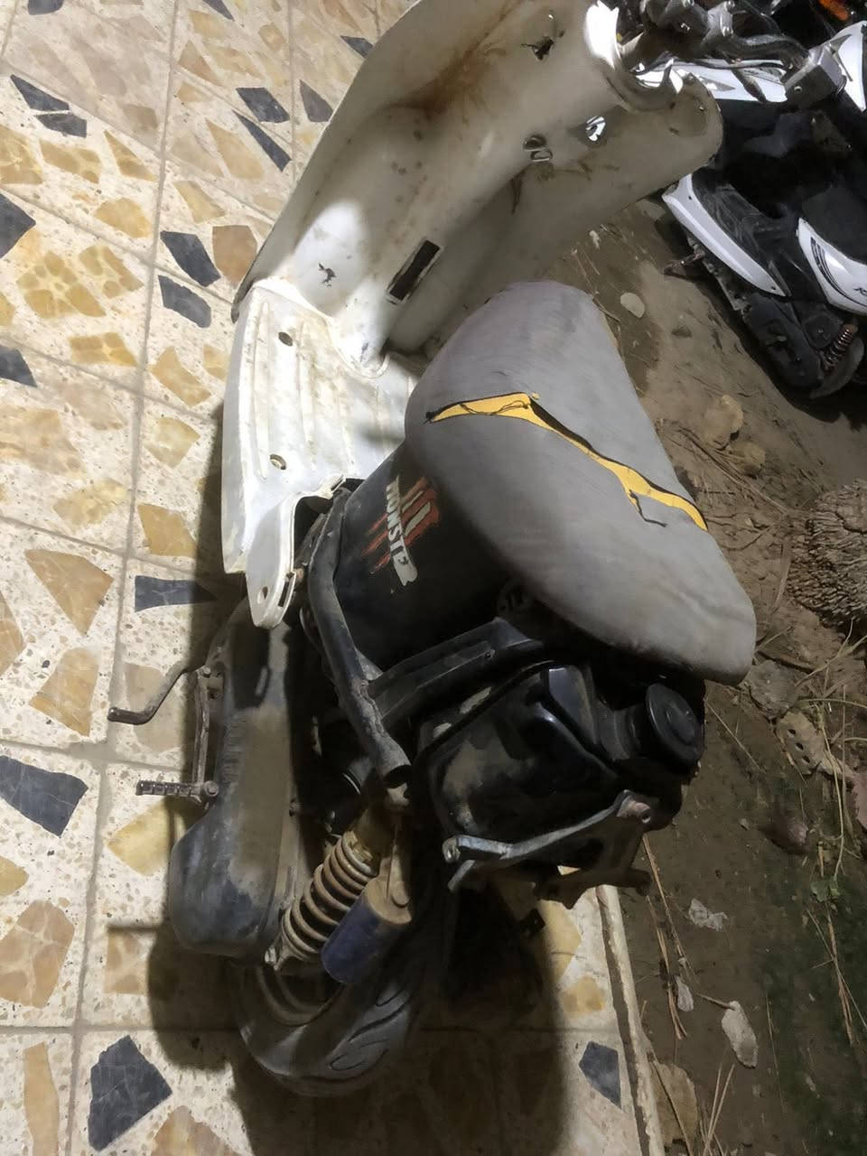 مصرية للبيع شغاله مكينة ناعمه تواير نضاف بريك مامي وخلفي كابريتر اصلية دراجه مال روحه وجية سعر ١٢٥ بيه مجال قليل ***********

