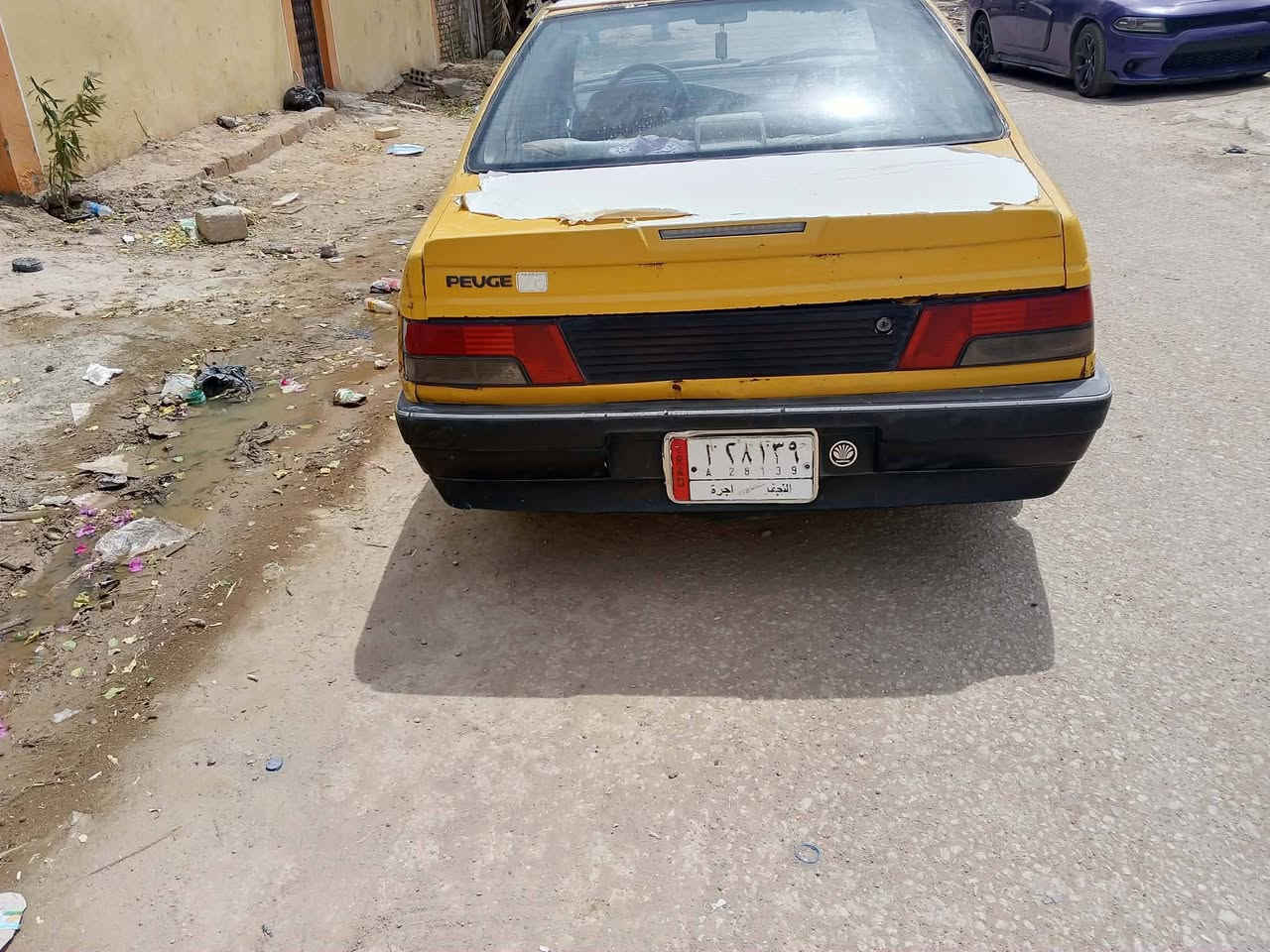 سلام عليكم سياره بيجو روه للبيع او المراوس كير ومكينه شرط حداديه زينه راعيه موجود انطي رقمه رقم سياره نجف تايرات نضيفات سياره جاهزه ماعوزه شي دواخله نضيفه سياره مكانه ديوانيه السعر 15 وبيه مجال رقم ***********
