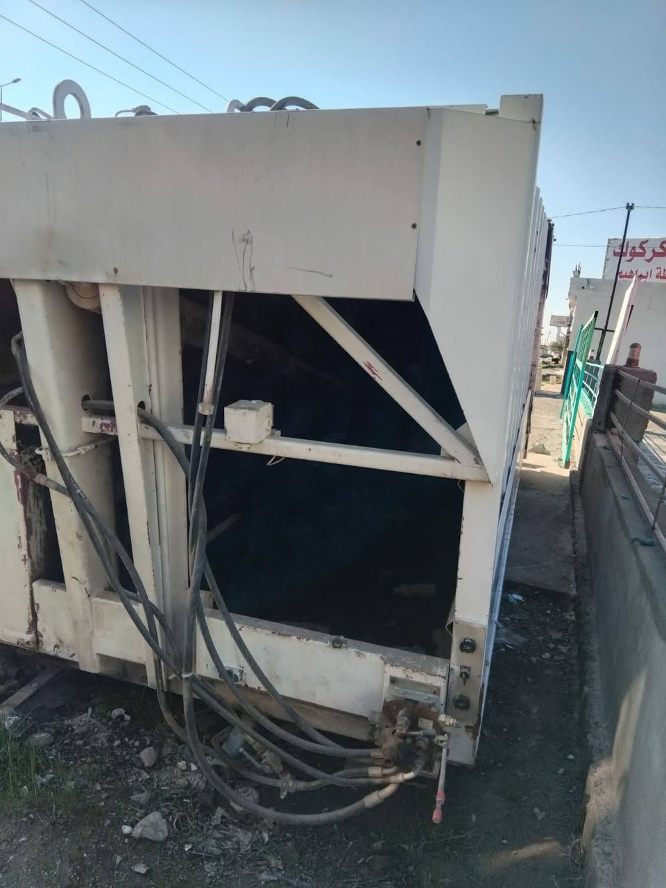 السلام عليكم كابسه للبيع طول 6 امتار عنوان كركوك سعر 50 رقم الهاتف ***********
