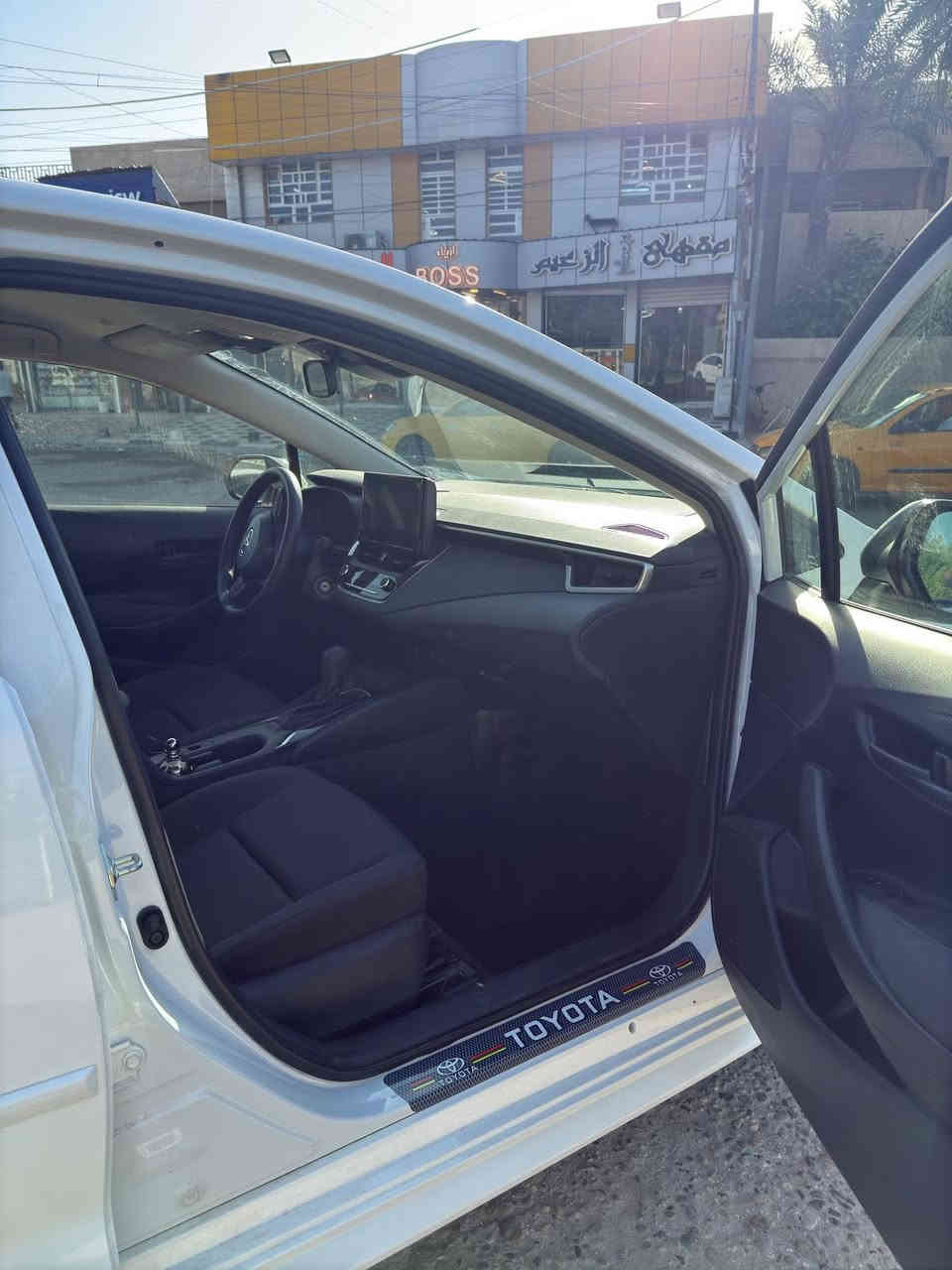 كورلا وارد امريكي موديل 2023 حادث خفيف السعر 170 وبيها مجال رقم الهاتف ***********
