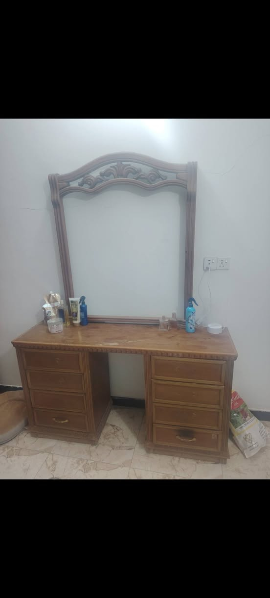 السلام عليكم غرفه نوم للبيع صاج تفصال سويتها بمليونين ونص سعرها ٧٥٠ الف *********** بغداد الكريعات
