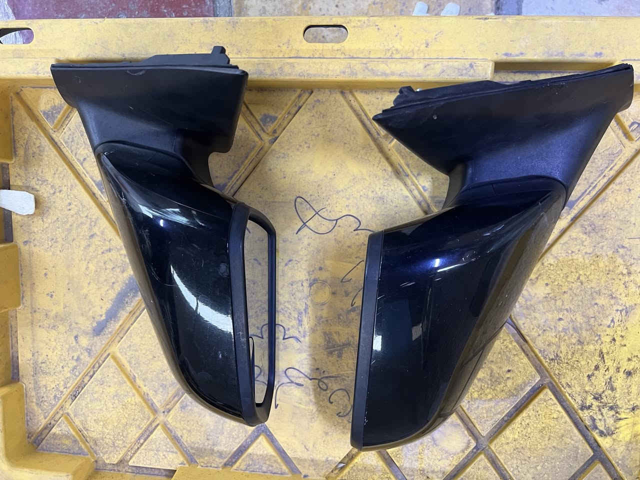 سلام عليكم هاي المري للبيع شلع كلهن الي تفيده يتواصل *********** واتساب
