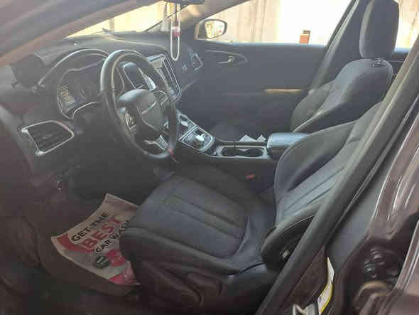 c200 موديل 16 
ضربته بس بنيد مكاني بايل 
السعر 115 او بيه مجال رقم تلفون ***********
