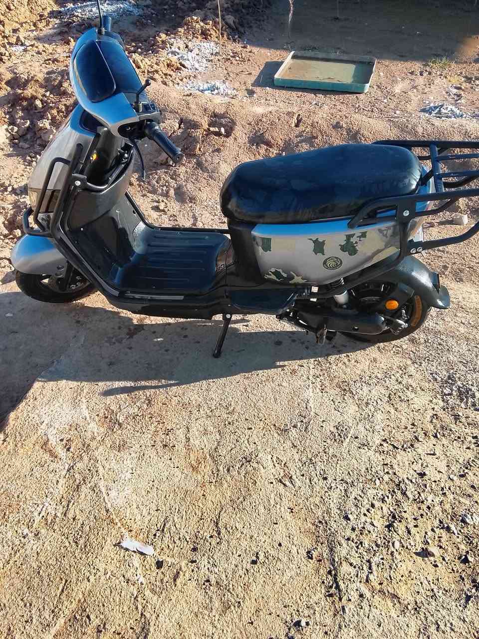 سلام عليكم دراجه كلش جديده بطاريات 7 ملف 2500حقيقي سعر 800 لا تصال ***********
