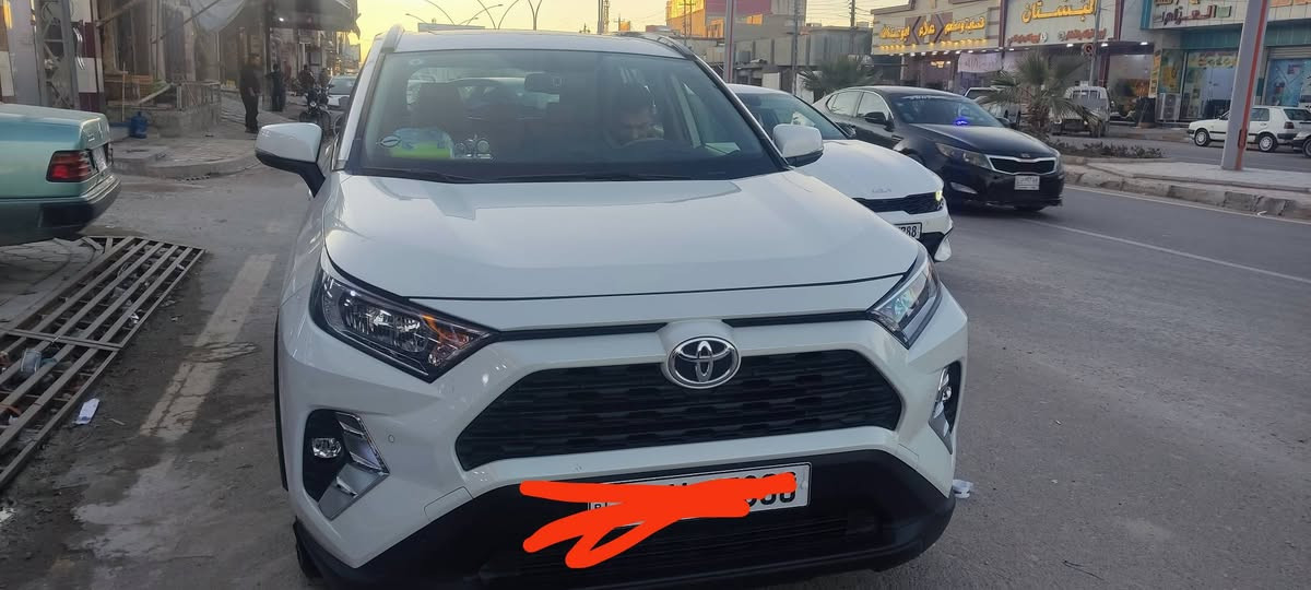 تويوتا راف فور 2020
 اللون ابيض صدفي
 بنزين خليجي مكفول
 ماشي60الف
ياباني الاصلي شركه ساز 
مكفوله من الصبغ
الرقم بغداد خصوصي
المقاعد يدوي والكراسي قماش لون جميلي الدواخل
كامري خلفيه 
فتحه بانوراما
بصمه وتشغيل عن بعد
لايت LED كشاف ضباب
السعر 26500
***********
