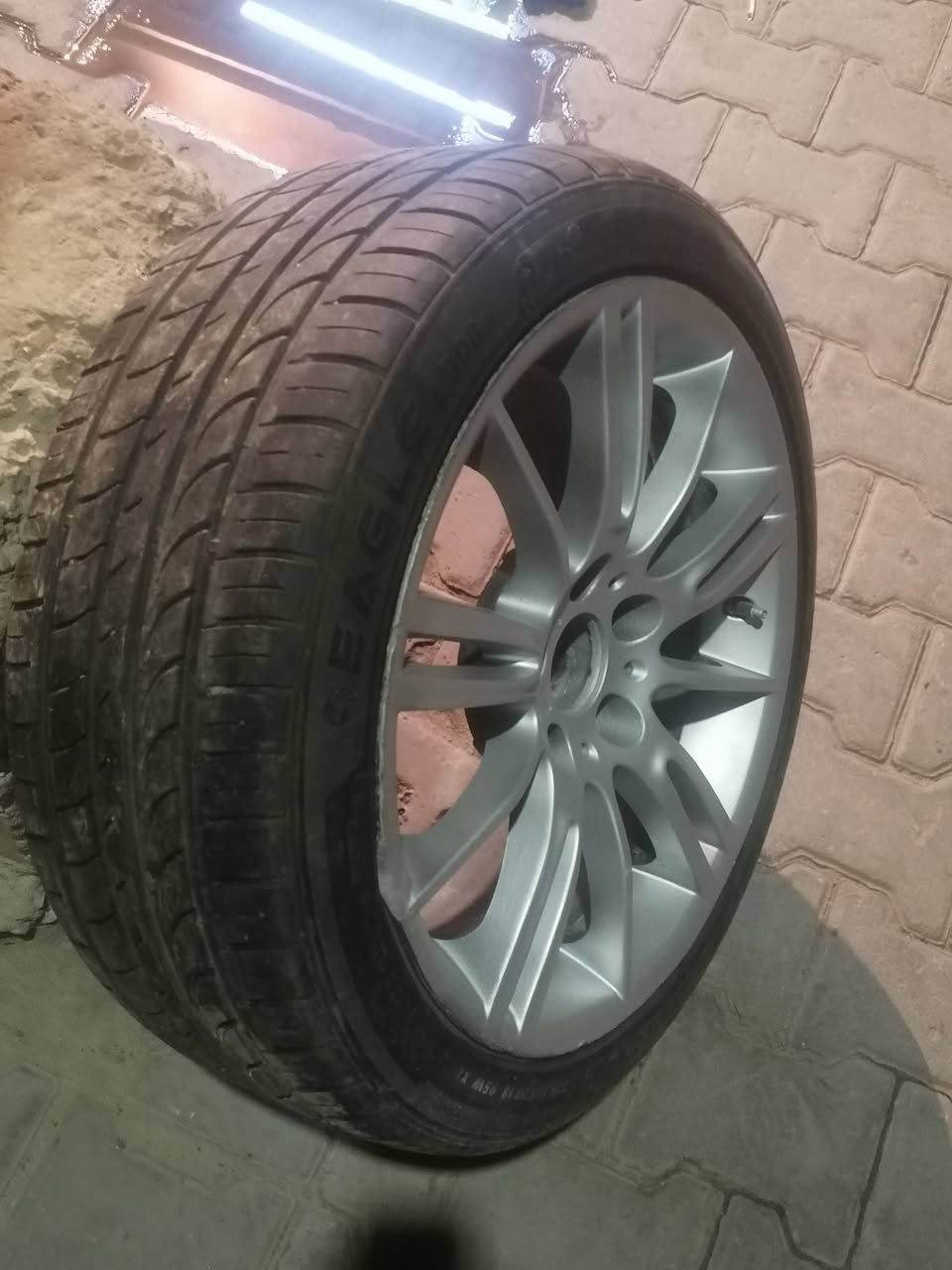 السلام عليكم
تخم ويل كب رياضي تو سايز حجم 18 نوع M5 2013
مع تخم تاير نظيف وتخم كبات
فقط واحد بيه فطر ومصلح من العام ع الضمان
مكاني البصره المعقل ***********
سعره 200$ ورقتين بسعر التايرات
