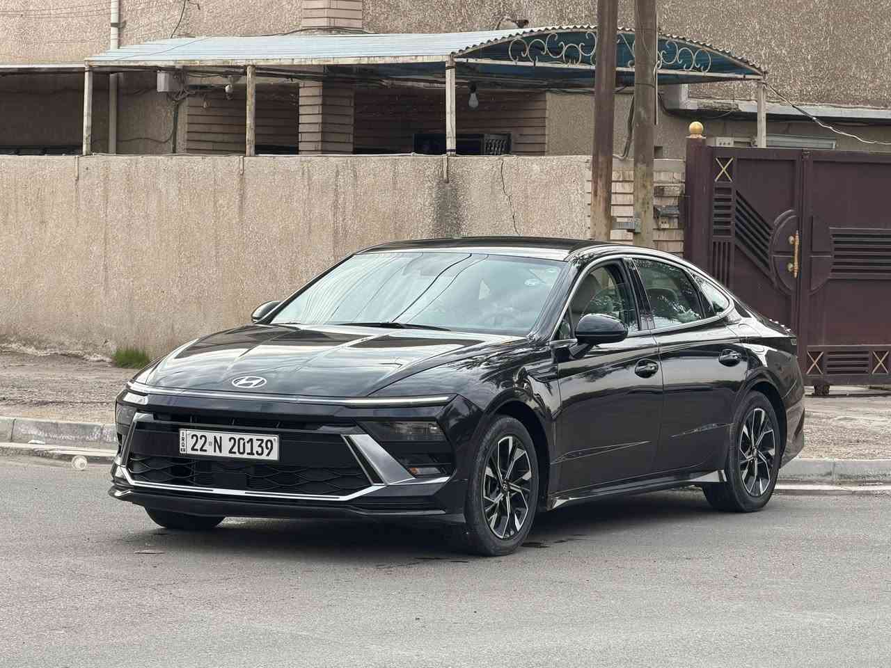 🔴سوناتا  الشكل الجديد 🔴
مكينة 2.500
‏HYUNDAI SONATA 2024
بدون ايرباك بدون دواخل
🔴. حادثها السياره طخة بسيطه بالبنيد فقط 
الباقي مكفول عالفحص ابيع  
🔴سياره رقم اربيل وهزا  جديد باسمي تحويل  
مكينة 2.500 طيااررره 🚀🚀
مواصفات راح اذكرهن 
بصمة دخول ذكي  
شاشة ع طول الدشبول 
تحكم ستيرن 
رادار امامي معا تحديد مسافة سيارة كدامك 
رادار خلفي 
رادار جانبي 
اوتو ستوب خلفي 
اوتو ستوب امامي 
شفتات ستيرن 
كشنات كهرباء وفول ايرباك 
كشنات تدفئه 
كير تعليك 
شحن لاسلكي 
حساس فتح جنطة الخلفية 
تشغيل عن بعد 
نظام خروج عن المسار 
نظام قيادة ذاتيه 
تبريد منفصل قطعتين امامي 
جامات اوتو 
نظام اوتو هولد مال ازدحامات 
هندبريك بصمة 
انظمة قياده سبورت ونورمات وكمفورت  وايكو 
كاربلي يدعم كافة الانظمة الهاتف 
دبل كزوز 
كامرة خلفية دوارة
دشبول كاربون فايبر 
كشنات ودشبول وبيبان لون سموك 
ويلكب حجم ١٨انج
تايرات بلادية عليها 
بجم زنون 
لد ع طول البجم 
لايتات اوتو 
نقط عمياء 
مراية داخليه تعتيم تلقائي 
شاشة تبريد تحكم كله لمس 
🔴مكاني  بغداد  المنصور 
🔴السعر 208 ورقة
صور الحادث موجوده بالمنشور 
🔴رقم الهاتف 
:    واتساب + اتصال عالخط
***********    
واتساب او الاتصال عالرقم
