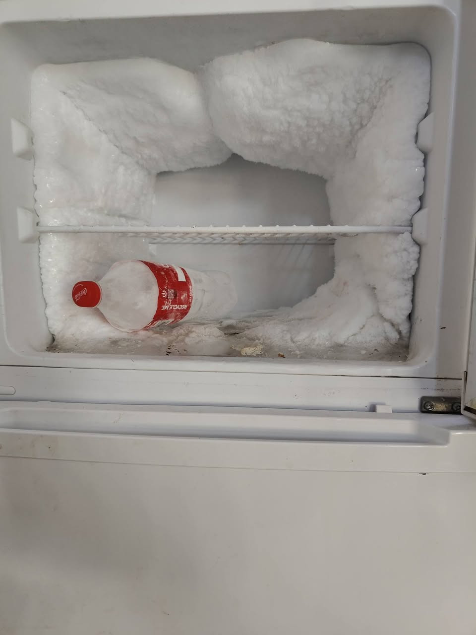 سلام عليكم هذا ثلاجه للبيع بسعر180لف وبي مجال
 ***********
