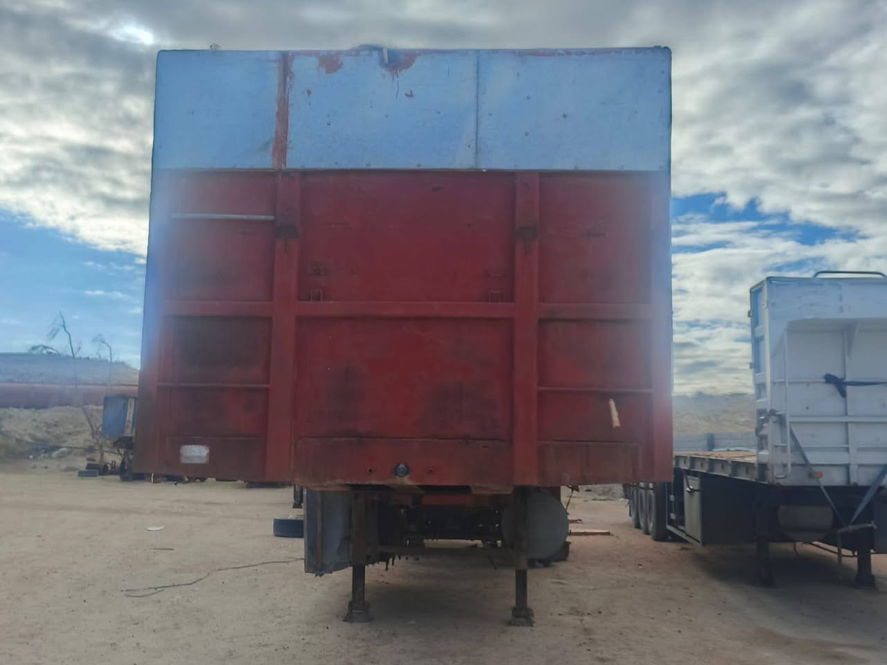 سلام عليكم عربه بلوم للبيع مكان الرمادي
رقم ***********
