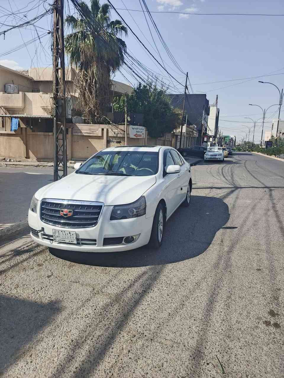 السلام عليكم 
جيلي امكراند C8 2013 
رقم نينوى 
صبغ راس الجاملغ مال سايق فقط يعني نص قطعه 
مكينه وكير شرط 
طخم امام وخلف شرط 
تبريد ثلج 
السياره وضع شركه ماتصرف عليها ربع 
السعر 83 وبيها مجال 
***********
***********
