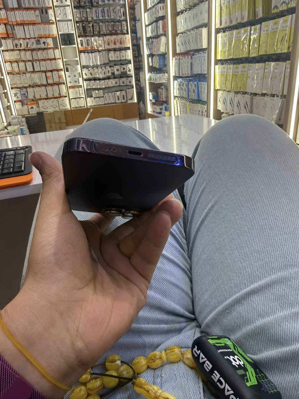 سلام عليكم 14 pro max الجهاز نضيف بلادي ممبدل بي ايشي 256 بطاريه 87 امريكي  كوله شغل تجي تفحص و بيك خير و تدلل السعر 800 الجهاز موجود ب شارع الربيعي ***********
