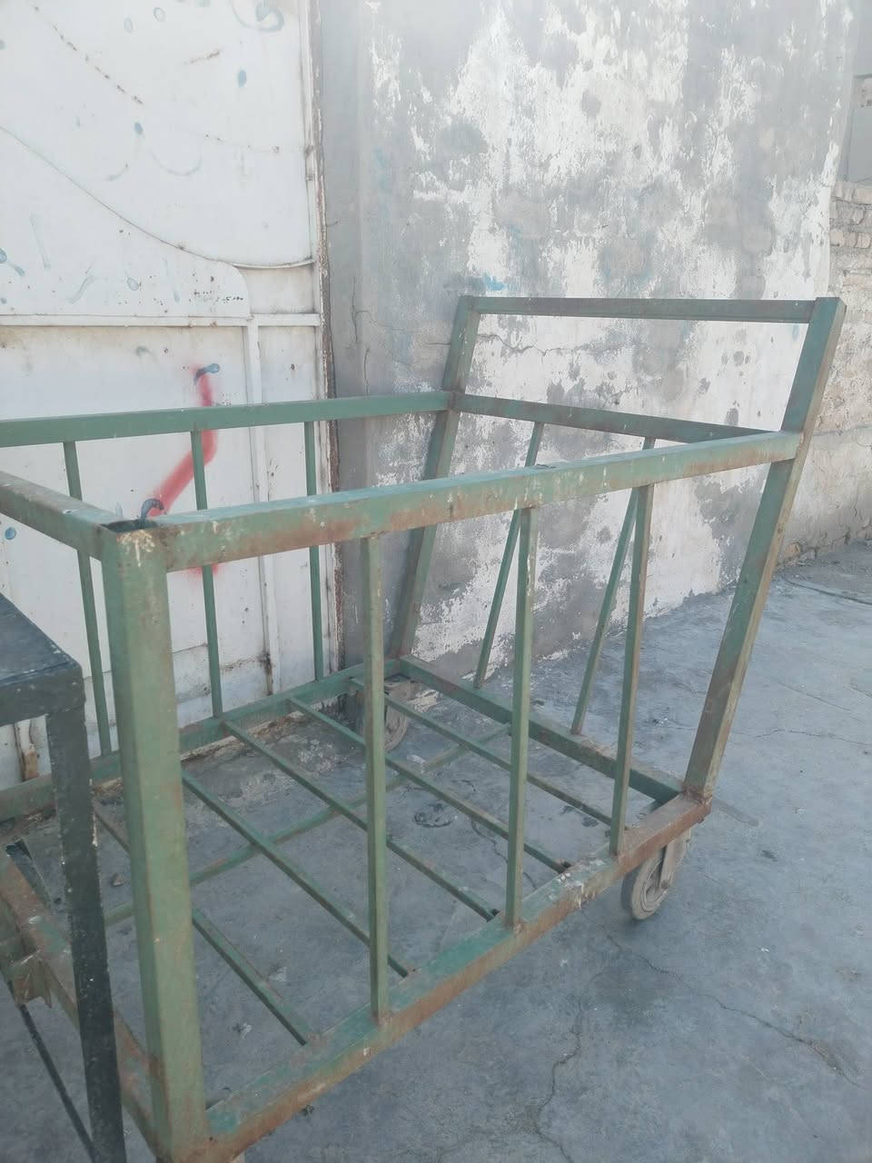 باب سحب للبيع و دارج للبيع و عربانه دفع 

العزه شارع المستوصف
***********
