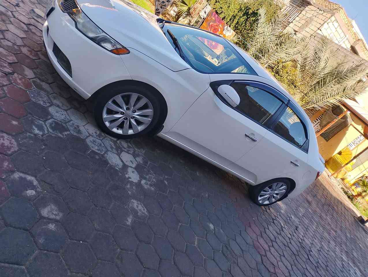 للبيع.    *********** كيا سيراتو 2011خليجي حساسات خلفيه اشاير بالمري تحكم استيرن كامرة شاشه رقم دولي سنوية وهزة جديده سعره 95 محرك دوش كير ومحرك تبريد جيد جداً مكفولة من الضربة والتبديل بية نص جاملغ خلفي صبغ فقط مكانه كربلاء المقدسة
