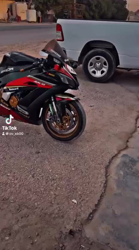 كاوسكي zx10r موديل 2017
دراجة جديدة بمعنى الكلمة  دخولها من امريكا بدون حادث ولا تبديل  السعر 85 بيها مجال بسيط الدراجة بدون رقم مكاني بغداد للاستفسار ‭٠٧٧٣ ٥١٨ ٨١٤٦‬
