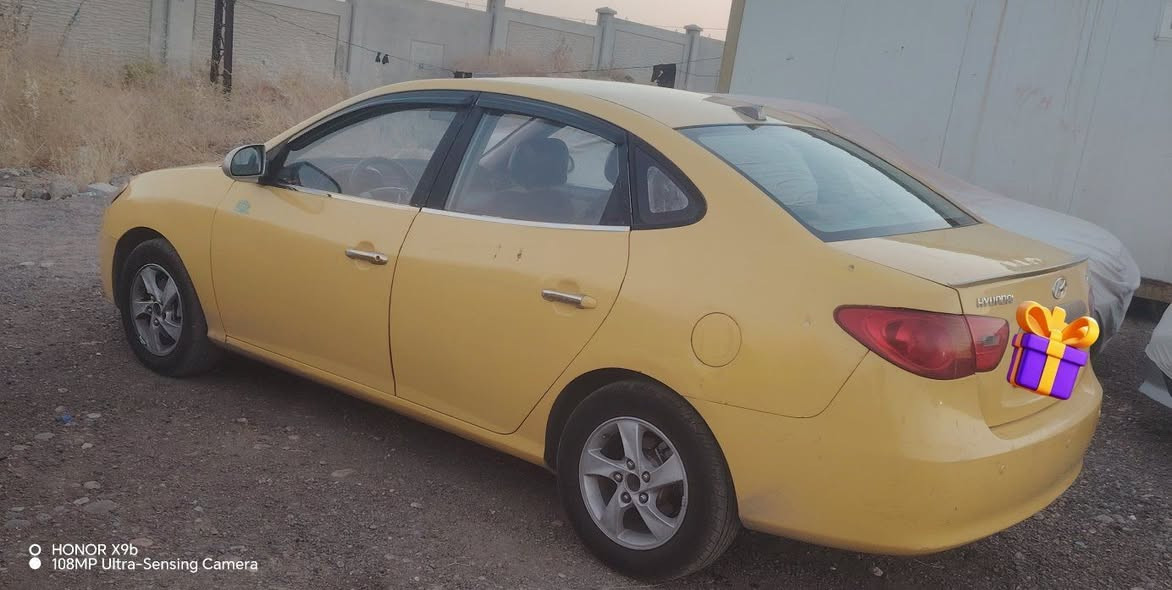 السلام عليكم انترا للبيع موديل 2009 رقم نينوى انكليزي اني الشرعي هئية وغرامات صفر ضررها جاملخ خلف السائق بي بارد وبيها تلكيطات معجون كير ومحرك وطخمها طخم تايرات كلو جديد ترهم مراوس للاستفسار الاتصال على الرقم ***********
