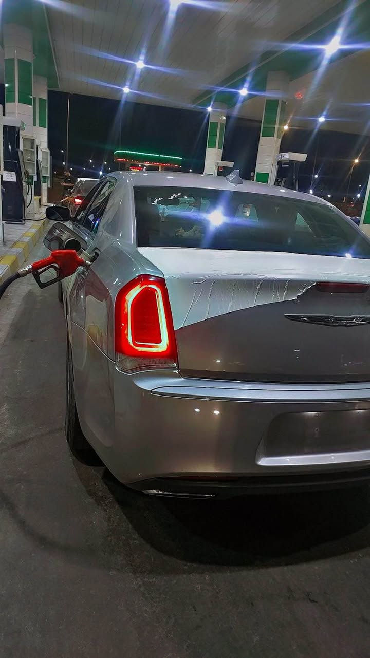 📣 للبيـــع: أوباما 2015 فئة S Limited - سيارة مال جناي
المواصفات والنظافة:
• المحرك: V6 (ستة سلندر) - نعومة فول وصافي جمرة.
• الكير: يخبل وشغله لوز، تبديلات ناعمة وبدون أي دكة أو حرارة.
• الفئة: Limited S (الرياضية)، مفولة مواصفات عدا الفتحة.
• الإضافات: شاشة كبيرة، نظام صوتي عالي الأداء، بصمة، كراسي جلد كهرباء.
حالة البدي والصبغ:
• الحادث: حادث "بجم" (مقدمة) وتصليح درجة أولى (ما يأثر على المشي ولا على الـتوازن).
• الصبغ والتبديل: بيبان اثنين وجاملقات اثنين مصبوغة "صبغ نظيف"، مع تبديل باب خلفي فقط.
• ملاحظة: الباقي كفالة، والسيارة كشرها (وجهها) يلمع وجاهزة من الدعامية للدعامية.
التفاصيل:
• النظافة: محرك وكير وتبريد بشرط الفحص، "مسرفسة" وجاهزة للخطوط الطويلة.
• السعر: [165]
📍 المكان: البصرة.
📞 للتواصل: [***********]. الزبير, البصرة
