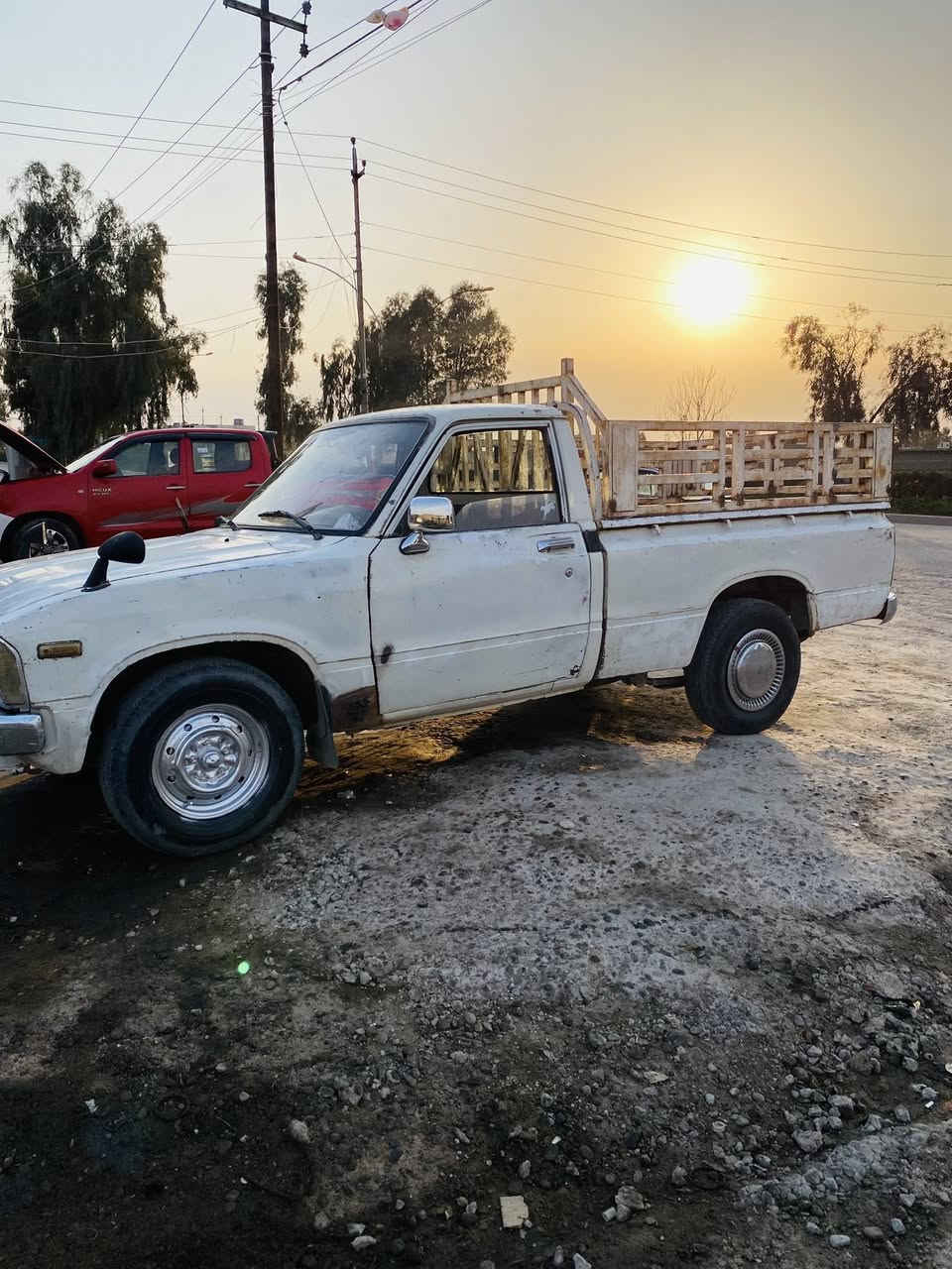 سلام عليكم بيكم ٨٠ سياره جاهزه الشاصي بشرط فطر مابيه كهرباىيات كلها شغاله بيها مكانات صبغ بدون سقف بلادي سياره خير من الله سنويه ساقطه 2024 شرط تحويل  السعر 30وبيها مجال بسيط ***********
