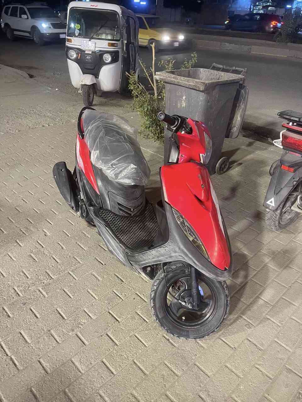 السلام عليكم للبيع ماكس عدلة دراجة نضيقة مكينة ما مفتوحة كابريتر بلادي كفرات بلاد الدراجة نكرة سلف السعر 750 مكان بغداد رقم الهاتف ***********
