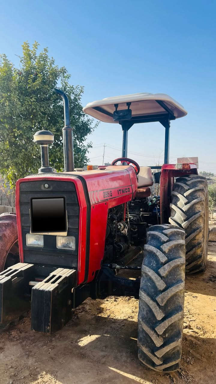 تركتر إيراني للبيع موديل 2013  تك محور دبل   العنوان بيجي البعيجي  رقم الهاتف 0781 788 2813
