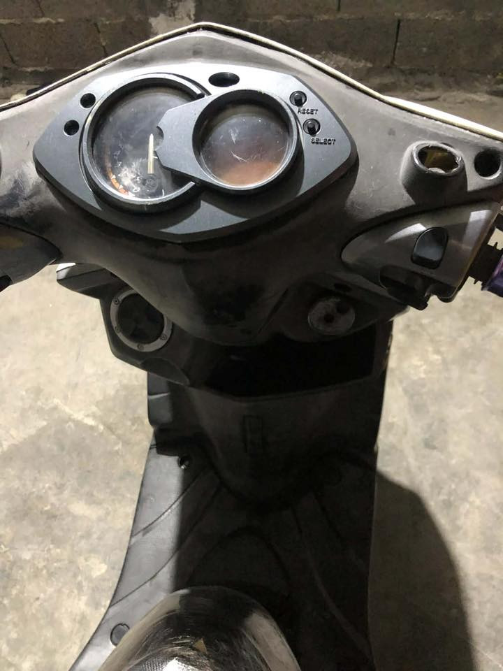 السلام عليكم دراجه سكنس فحل كوري بوشه ٥٨دراجه شغاله وخير من الله وأكفلها الك نكره ناعمه يرادلها ترتيبات ترايش عل فيشه دشبول تبدلها عل واقيه عل حوض جنطه سويه عل تنظيف كابريتر وباقي ترتيبات بسيطه رايدها ب٤٠٠ قفل قفل قفل مكاني بغداد ساحه عدن اخون رحمه لوالديكم كلشي ذكرتلك اهنا وممنون من جميع رقم ***********مستعجل عل بيعه اخوان🌺🫴🏻
