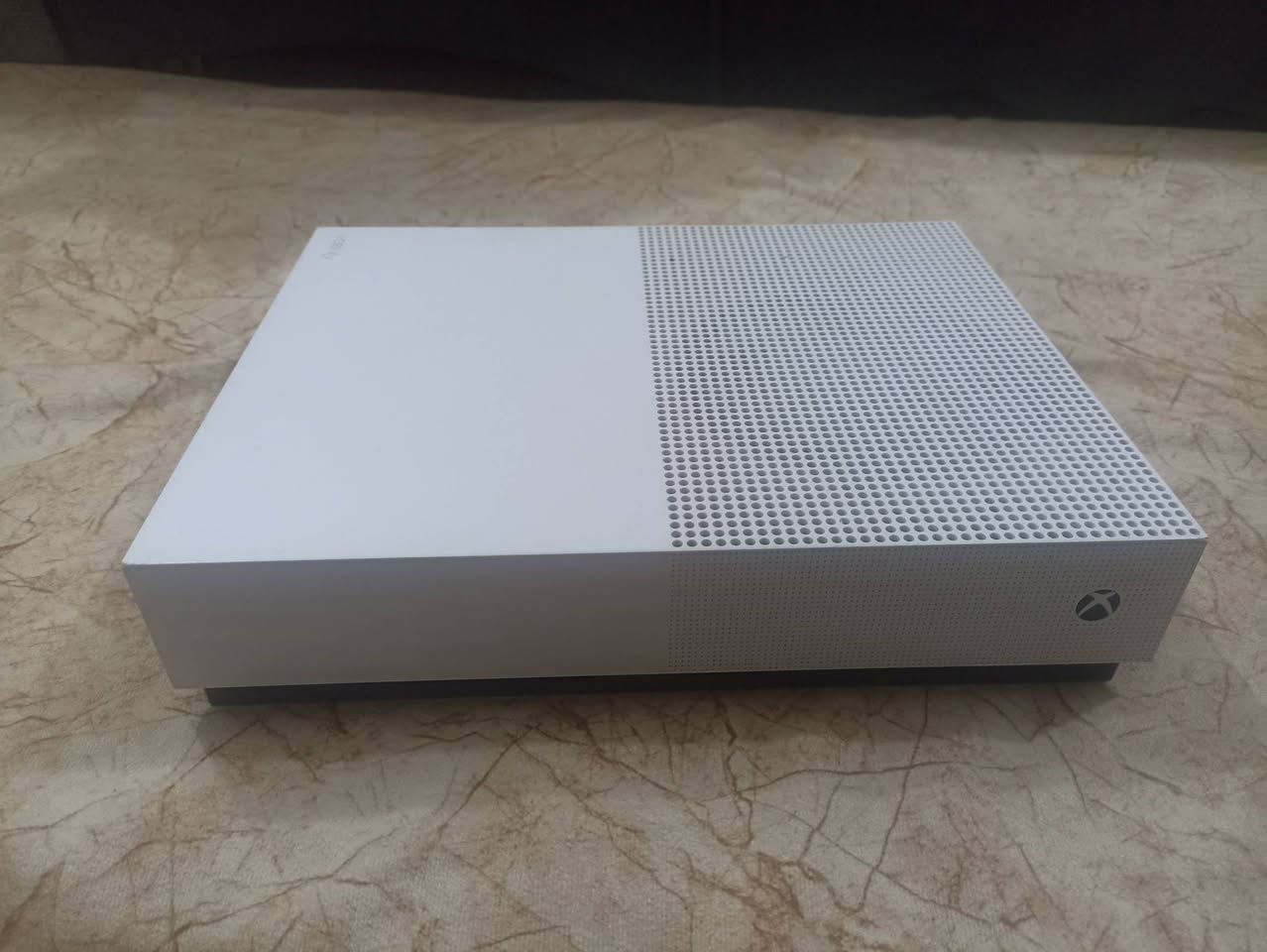 السلام عليكم اكس بوكس1s للبيع فول نضافه لا مفتوح ولا مصلح وكامل ملحقاته ذاكره 1000GB وجويستك نضيف بيها فقط شفت LB يرادله صيانه بسيطه السعر 170 بي مجال مكاني الانبار فلوجه


**إذا كنت صاحب هذا الإعلان وتريد حذفه لأي سبب، رجاءا أرسل رسالة إلى الدعم الفني**