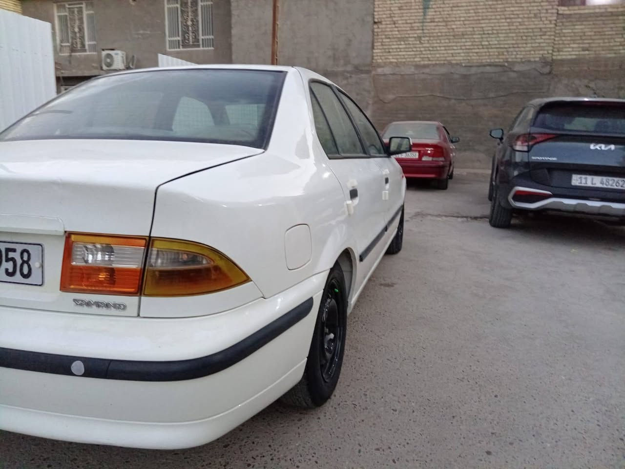 السلام عليكم شباب للبيع سمند خصوصي موديل ٢٠١٣ كرستال اصل رقم بغداد انكليزي باسمي سياره نضيفه جدا بدون حادث وبدون تبديل وبدون صبغ فقط هلال جاملغ أمامي الأيمن والباقي بلادي مكينه وكير جديد تخم تاير جديد صدر أمامي خلفي جديد تبريد شغال بدون نقوصات السعر المطلوب ٦٠  وبي مجال الرقم *********** المكان بغداد
