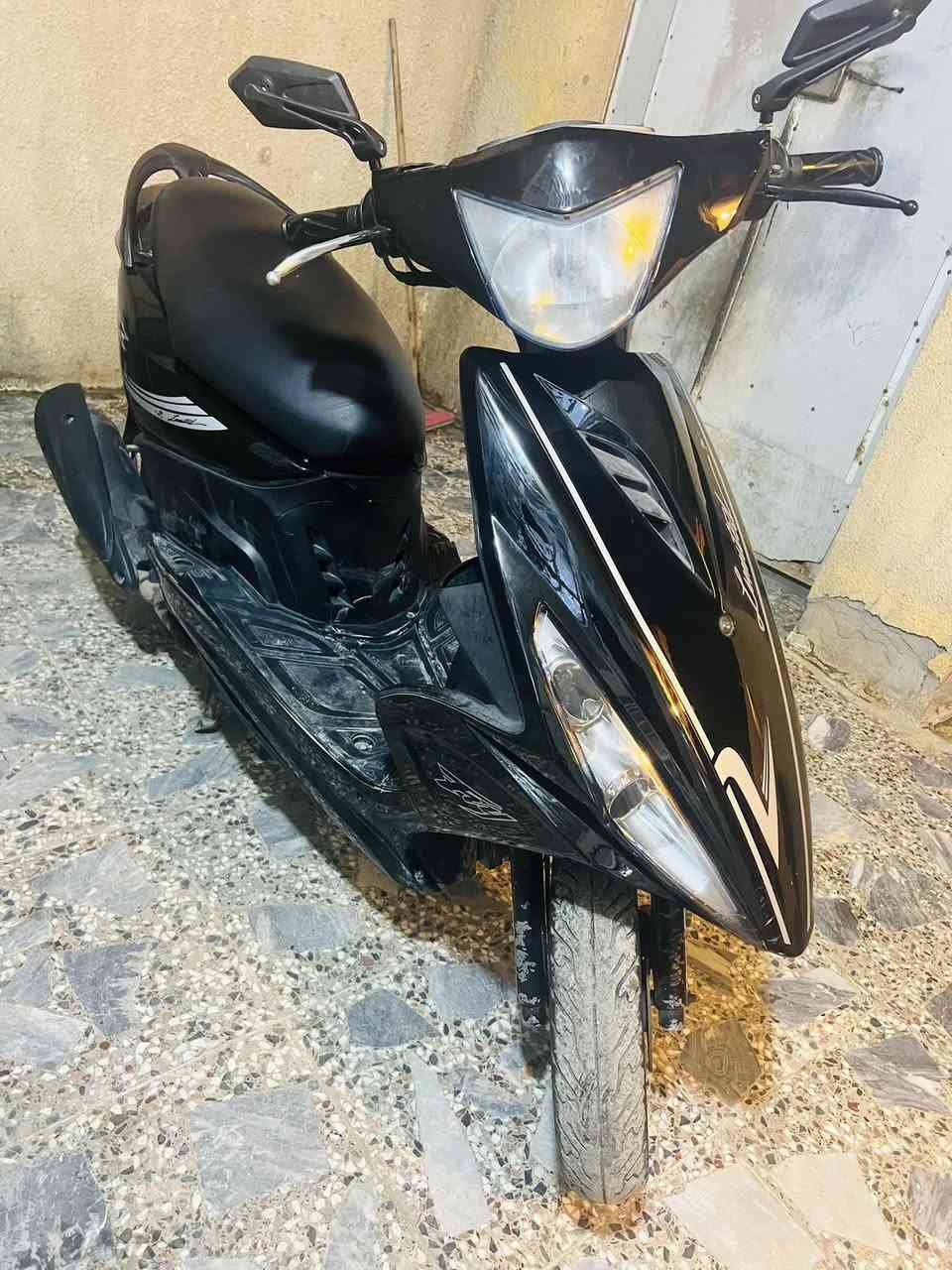 سلام عليكم شباب دراجه ماكس مضلع دراجه نضيفه مكينه خير من الله بيع أو مراوس بدراجه بريز حسب القناعه سعر الدرجه ٦٠٠مكاني بغداد مدينه الصدر رقم ***********
