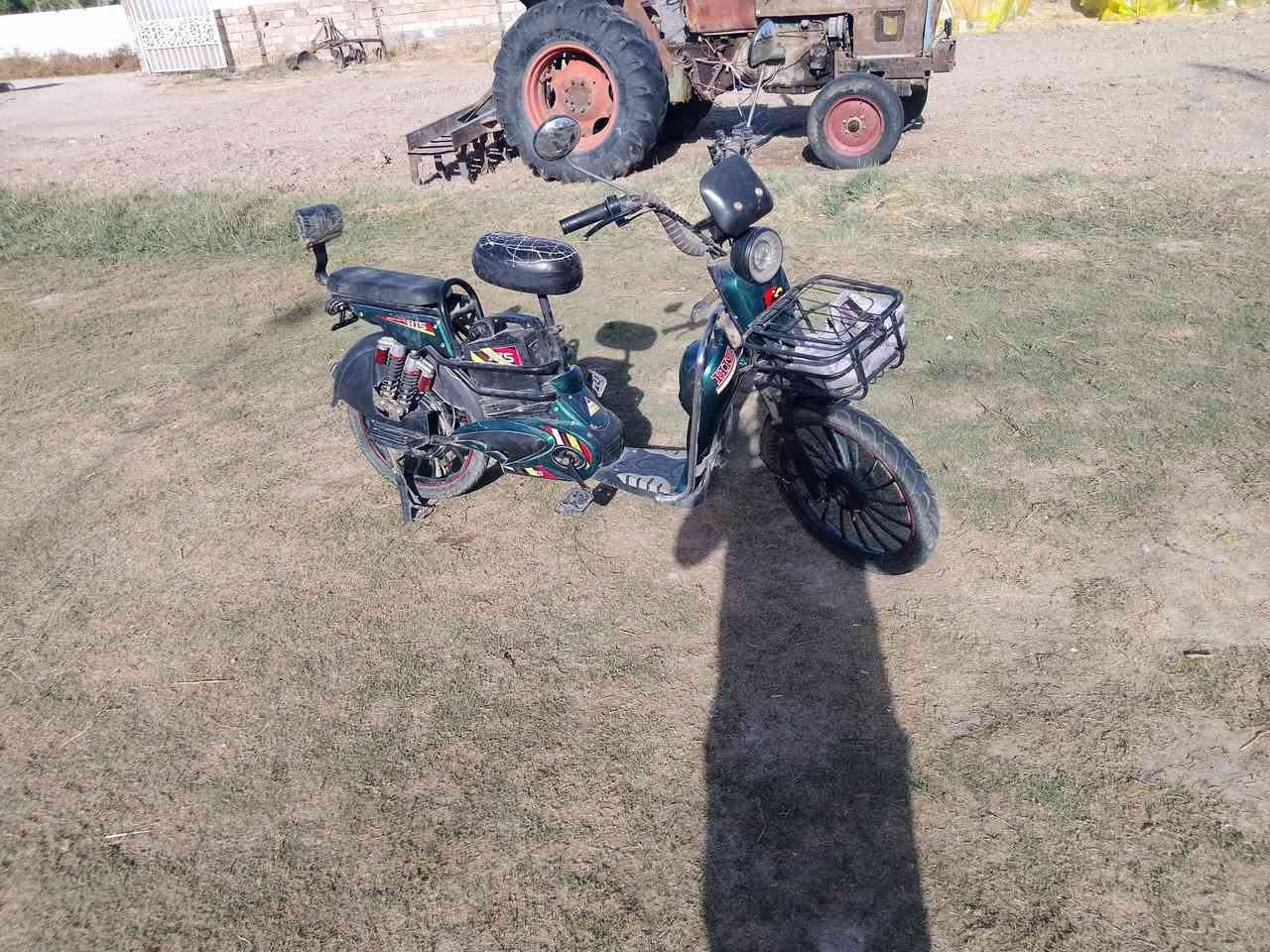 سلام عليكم للبيع دراجه شحن موديل 24 سرعه 99 بطاريات 5  مكان بغداد أبو غريب سعر خاص مفتوح تصال عله رقم ***********
