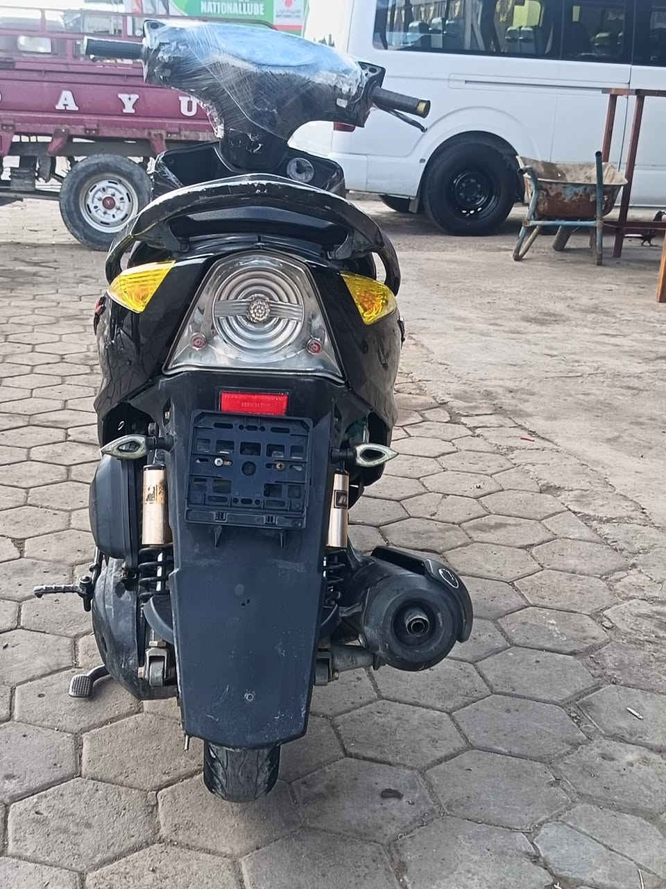 السلام عليكم شباب دراجه ماكس ثعلب 140 مكينه خرسه و ناعمه كلش  لا تنقيص ولا تبخير شلعه ومعدل  كفراتها بلاديه كهربائيات كلها شغاله سلف هندر نكره بكل وكت  قفل ستيرن وبانزين شغال السعر 600 وبيها مجال مكاني غزاليه رقمي. *********** واتساب❤
