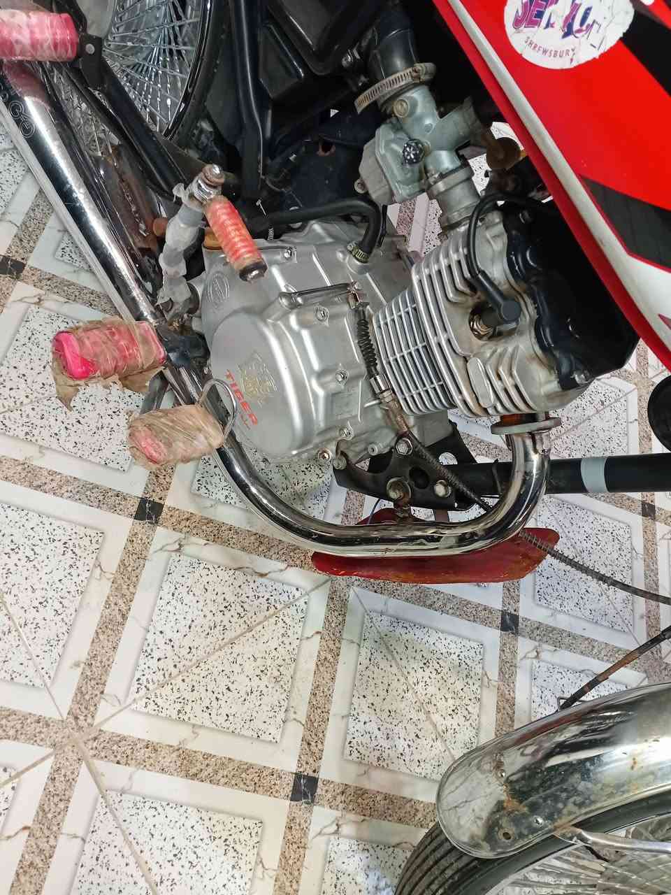 سلام عليكم دراجه تايكر  ٢٠٢١ أوراق للبيع او المراوس ٢٢او ٢٣          دراجه كهربائية كله شغاله لدراجه مابيه اي شي احله من لصوره المكان واسط الزبيديه السعر ٤٧٥ وبيه مجال الاستفسار الاتصال على الرقم التالي ***********
