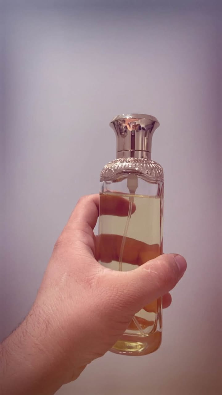 سلام عليكم عندي عطر عتيج  200مل اشتريته بس جان مابي تيست واخذته معجبني عطره اريد ابيعه والله اخذته 100 واريده 75مراش منه هواي ***********
