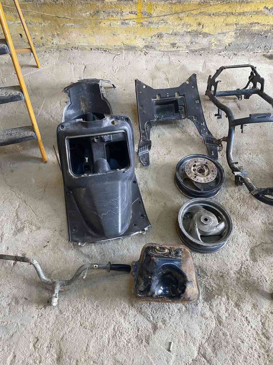 السلام عليكم عراض فراشة للبيع شلعة وحدة قيم وخذ 
الهاتف ***********
