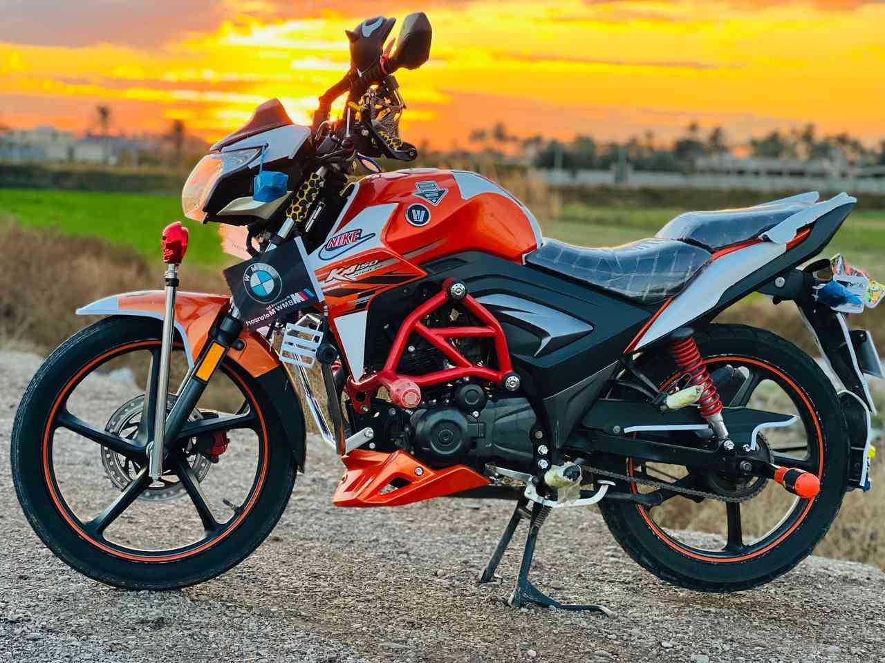 السلام عليكم اخوان دراجه هاوجي موديل 19 
بي اوراق ومكمرك ومدفوع كمركه دراجه نضيفه
ومرتبه شغال كهربائيات لايت زنون اشاير كلشي شغال
ماطور مال جنيه تشغيل نكره صلف محرك نضيف وناعم
السعر / (مليونين) وبي مجال للشراي 
المكان الرمادي قرب جسر البوعيثه 
رقم الهاتف للأستفسار (***********)
