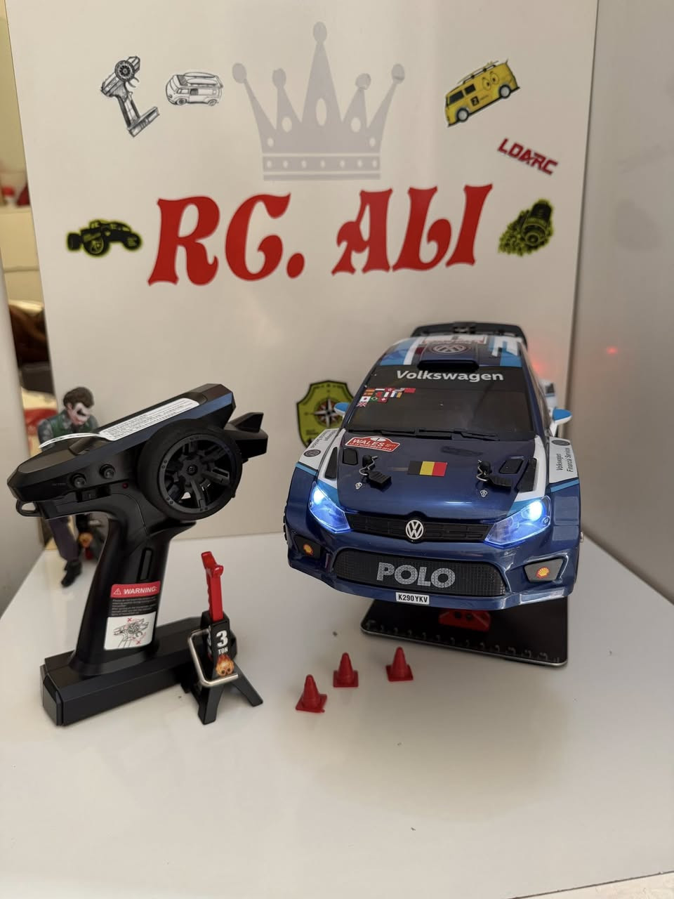 اسعد الله اوقاتكم جميعاآ. بولو .هيبرجو.1:14
موصفاته . سستم اناره كامله اشاره يمين ويسار .سرعتين جايرو 
ويا كامل ملحقاته 12 طخم تاير وياها. اي سي والماطور فان تبريد 
ماطور برشلس شاصي حديث  سرعه 70  الي يخدمه يتفضل خاص


**إذا كنت صاحب هذا الإعلان وتريد حذفه لأي سبب، رجاءا أرسل رسالة إلى الدعم الفني**