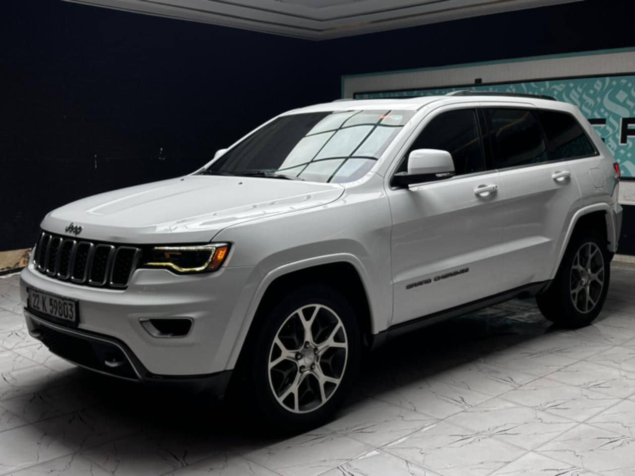 السلام عليكم
جيب موديل 2018
فوووول 
بنوراما
حساسات
اشاير بلمري ورادار
تحكم ستيرن 
لون ابيض 
رقم اربيل
بيه البنيد اصبع بارد وجاملغ الوره صبغ اصبع والجاملغ الكدام 
جهه الصدر صبغ شبر 
والباقي كفاله
مكان كربلاء 
السعر 260
الاتصال على هذا الرقم
***********
***********
