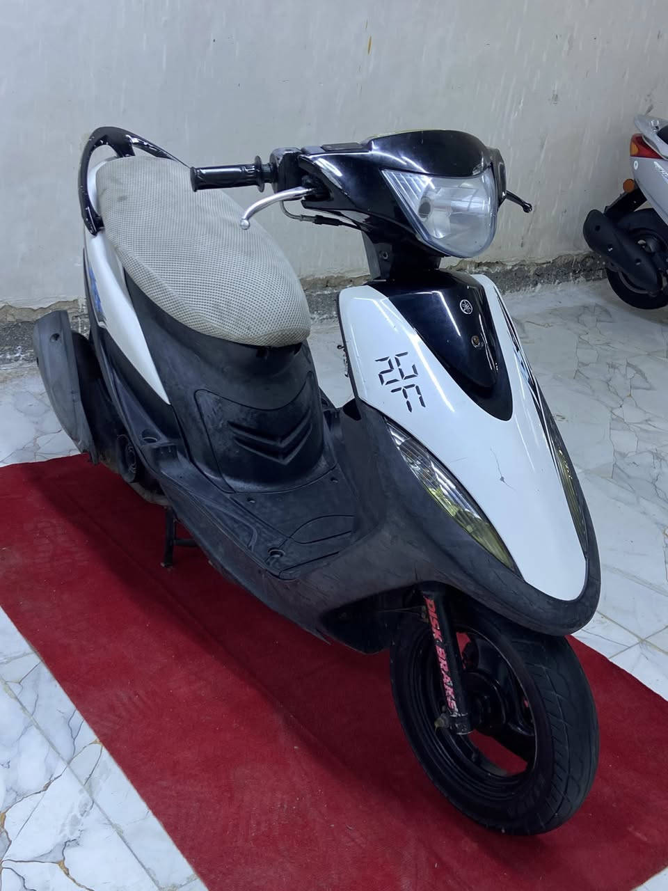 سلام عليكم ماكس عدله للبيع 

دراجه بلاديه ركز ((مامفتوحه. ))

لدراجه صالها شهرين نازله رمبه 

السعر 700 وبيها مجال لعنوان بغداد حي لبتول 

***********
