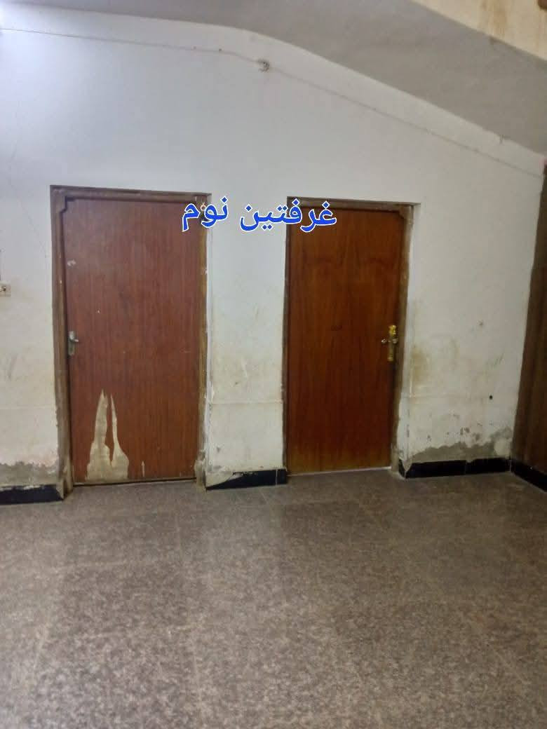 دار للبيع حي الصدر الثاني قرب مدرسة شهيد المحراب يحتوي على غرفتين نوم ٥×٤ وصاله ٩×٥ونص استقبال ٦×٤ ومطبخ ٥×٤ مساحه الدار 200 متر متوفر كافه الخدمات تبليط مجاري ماء كهرباء مدارس  اتصال على الرقم *********** او مراسلة الصفحة واتساب
