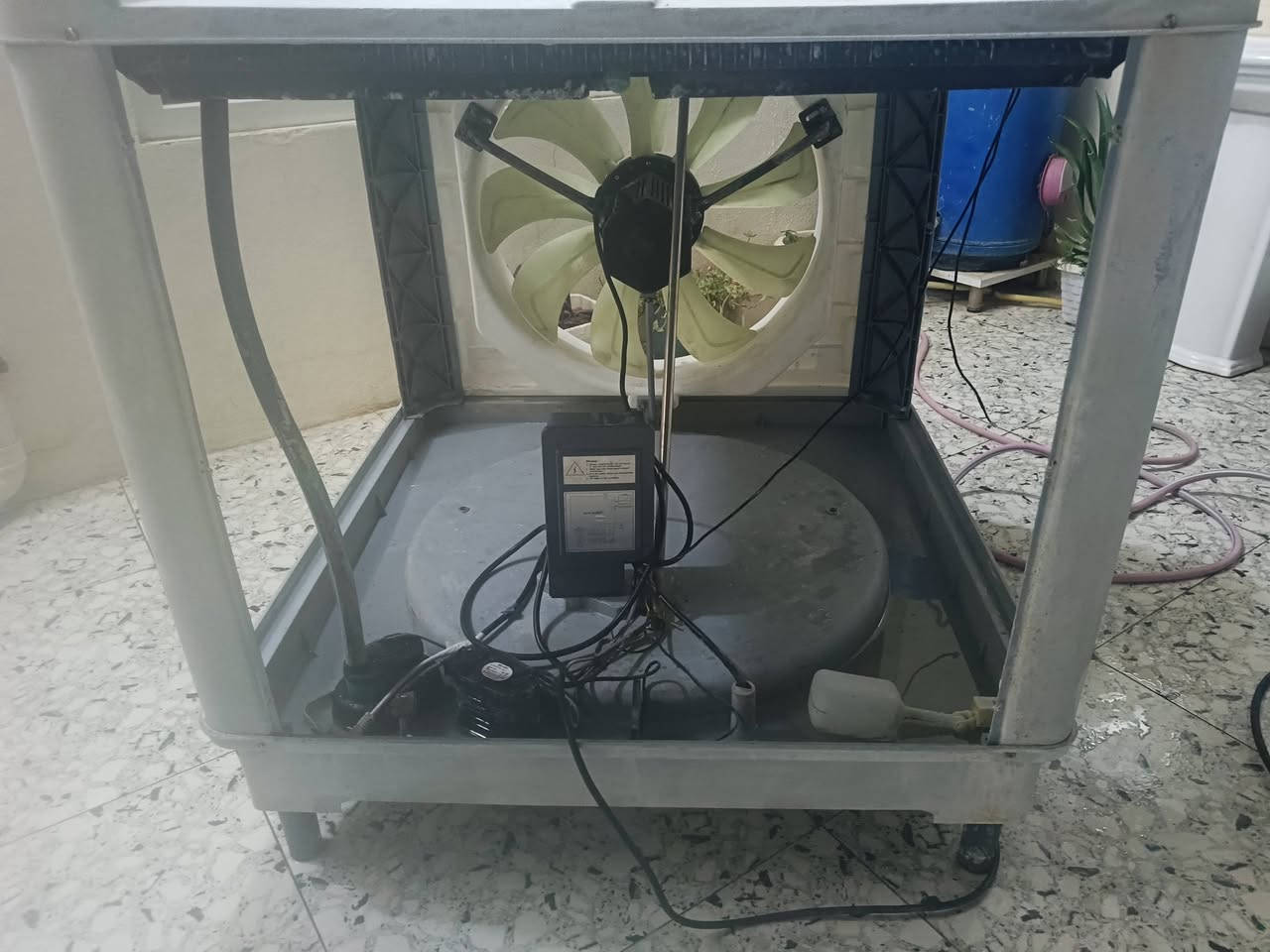 6.5 ی توێتا فول انڤێتەر بەنیو ئەمپێر کارئەکات 120 دەرەجە بەشەرتی بێ عەیبی زۆر جوانە هی ماڵی خۆمە بۆماڵێکی 200 مەتر ئەبێت شوێن سموود نرخی 325هەزار بەشەرت ***********
