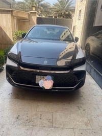 كراون ماجستا 2023  ام ضمان ساز بعدها زيرو ماشيه9500 الف فول مواصفات 1/...