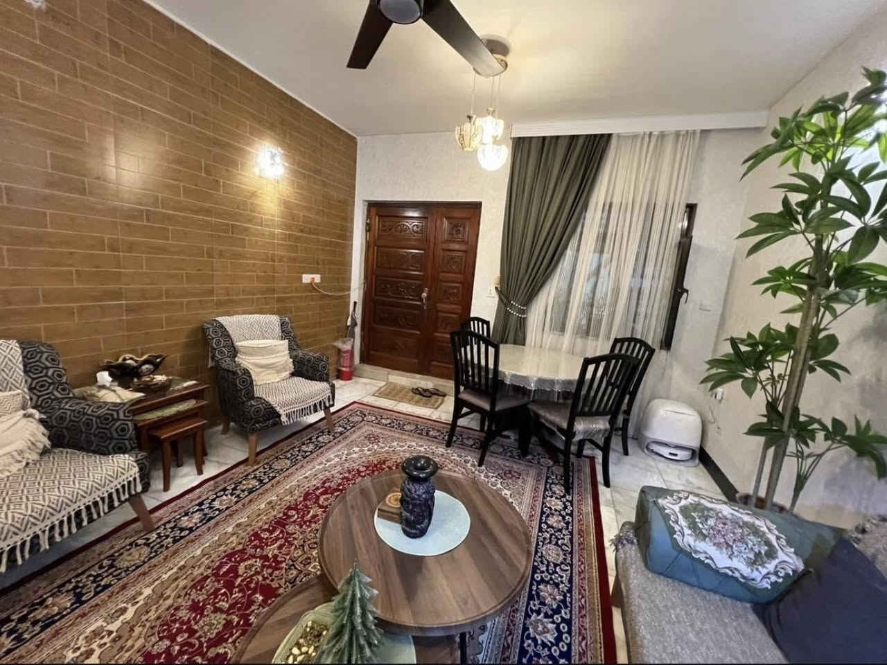 💫اكتب رقم واحد يوصلك السعر خاص

💫دار حديث للبيع منطقة الكرادة

💫المساحة 76 متر واجهة 4.50

💫بناء حديث وجاهز للسكن
____________________
💫يتكون من الطابق الارضي صالة مطبخ حار بارد وحمام  الطابق الأول غرفتين نوم وحمام ومنور الطابق الثاني شقة معزوله غرفة حمام وصاله ومطبخ 
____________________
💫الموقع الكرادة الزوية شارع عرض 15 متر 

💫***********
💫***********
