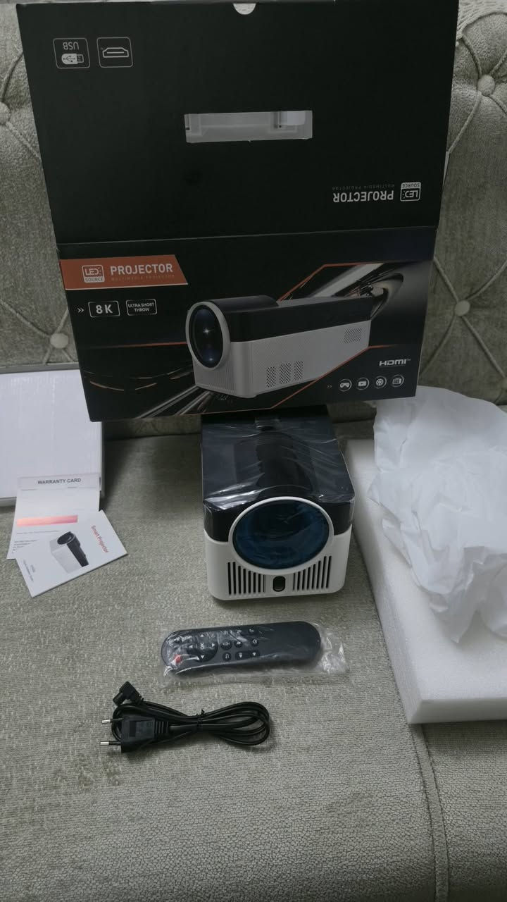 . جديد ما مستخدم
HY 450
السطوع: 900 وحدة ANSI. 

دقة العرض: يدعم دقة 8K (كمصدر) ودقة أصلية 1080P. 

ميزة العرض: فائق القصر (Ultra Short Throw) بنسبة 0.6:1، مما يتيح عرض صورة كبيرة من مسافة قريبة. 

نظام التشغيل والميزات: يعمل بنظام أندرويد 11، ويحتوي على ميزة الإزاحة التلقائية (Auto Offset)، والتركيز الإلكتروني، ودعم WiFi 6 و BT5.4.


**إذا كنت صاحب هذا الإعلان وتريد حذفه لأي سبب، رجاءا أرسل رسالة إلى الدعم الفني**