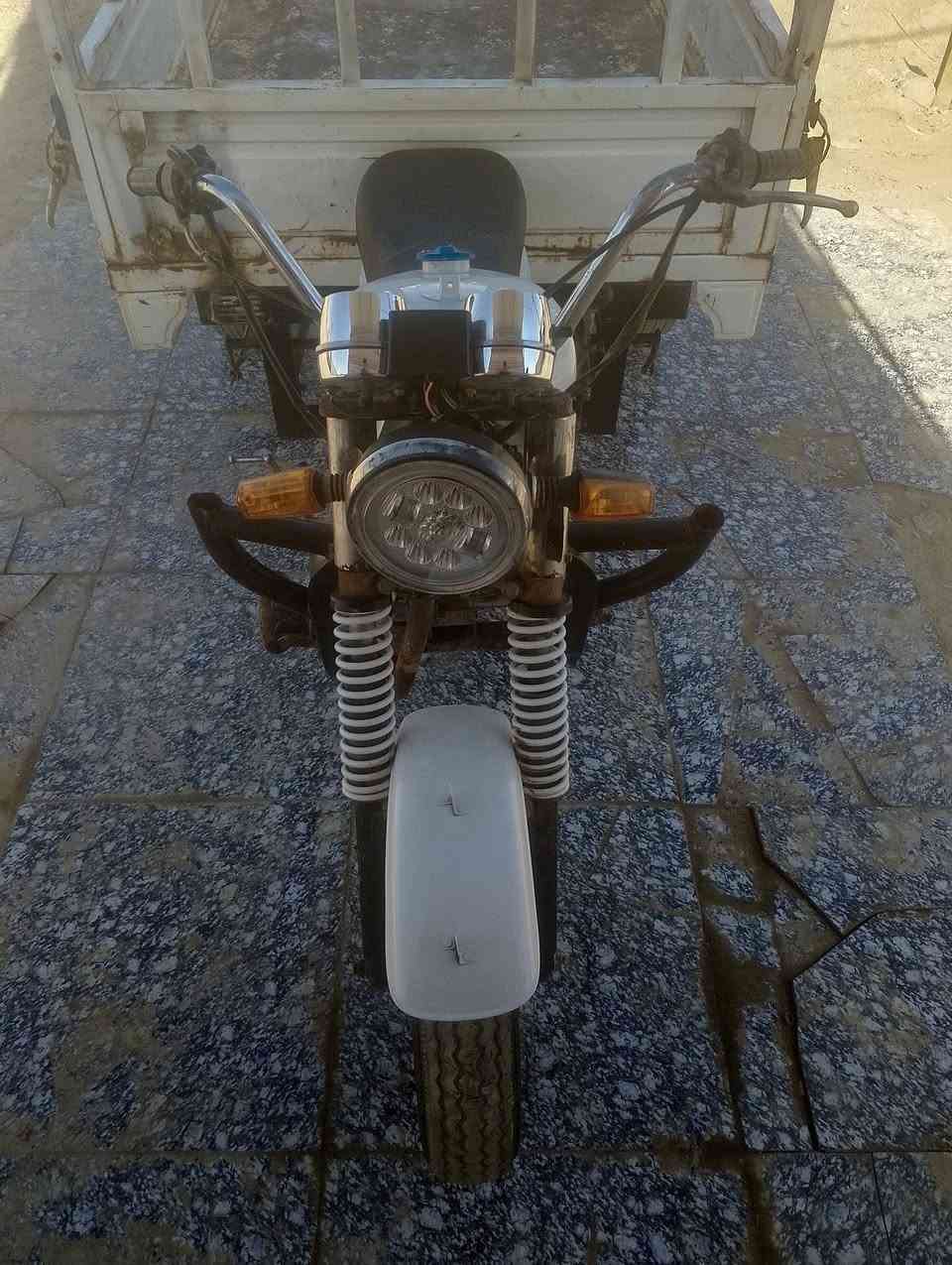 ستوته كلك كلك لبيع كهربائيات شغاله مكينه نضيفه شاصي نضيف بدي نضيف مابي خياسات موديل 15ستوته السعر 850ويبه مجال ***********مكاني سوق الشيوخ بل فضليه
