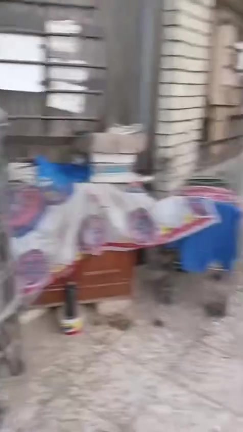 السلام عليكم 
🔹 بيت للبيع قرب جزيرة بغداد السياحية - بسعر مناسب جداً ومساحة مرتبة والبناء نظيف🔹 
 🔹المساحة : 147 متر 
- سند 25 
🔹واجهه 7,5 ونزال 22
يتكون من : الطابق الاول
✅ صالة واسعة و استقبال 
✅ غرفه نوم 1 كبيرة
✅ مطبخ
✅ صحيات
✅ منور 2
الطابق الثاني :
✅ بيتونه
✅ سطح 2

📍 العنوان: شارع جزيرة بغداد كميرة شارع الفياض قرب فلكة جزيره بغداد 🏡
📞 للاستفسار الاتصال على : *********** 📱 متوفر واتساب
