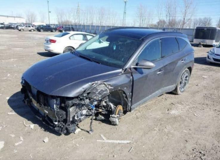 السلام عليكم
توسان2025 وارد امريكي 
فول 1/1 
ماشية 18 الف
حادث امريكا فقط جاملغ مثل ما موضح بلمنشور 
السعر 240 وبيها مجال بسيط
***********
