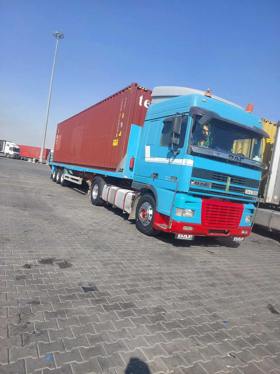 ياالله السلام عليكم داف موديل 2001 السيارة جاهزة كير مكينه مكفولات تخم تاير جديد رقم جديد سنويه ماصاقطه المكان واسط الحفريه ***********
